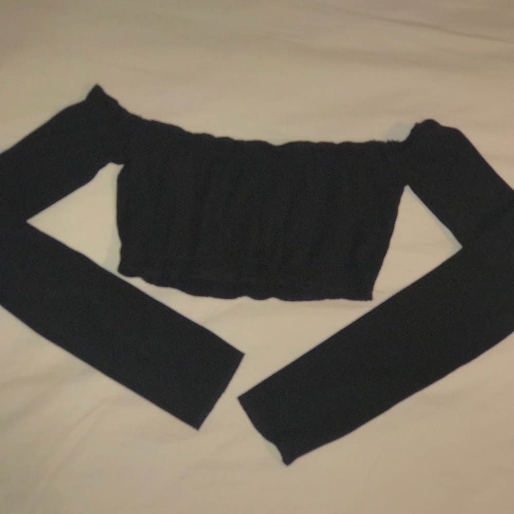long sleeve crop top